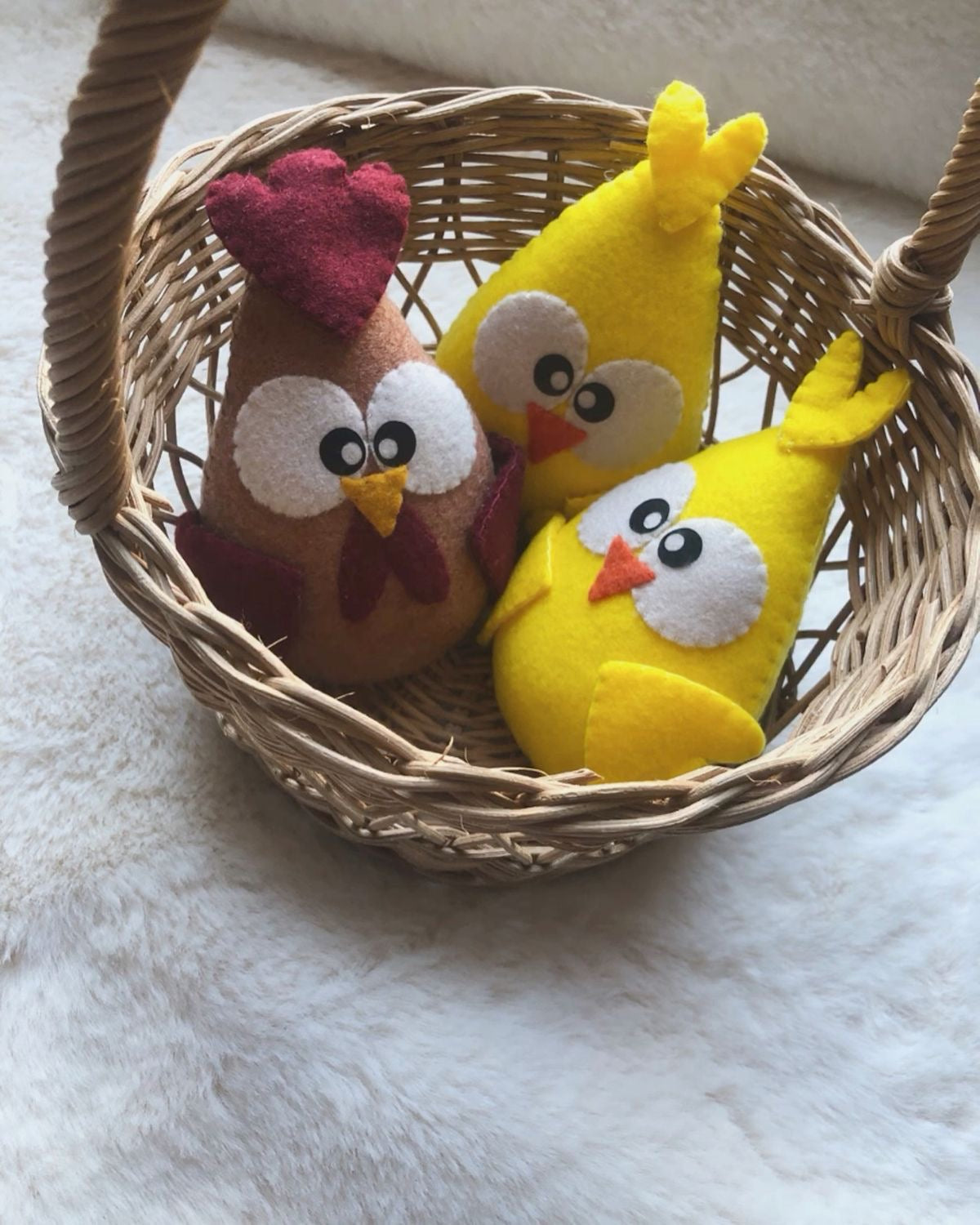 Poule et poussin en feutrine