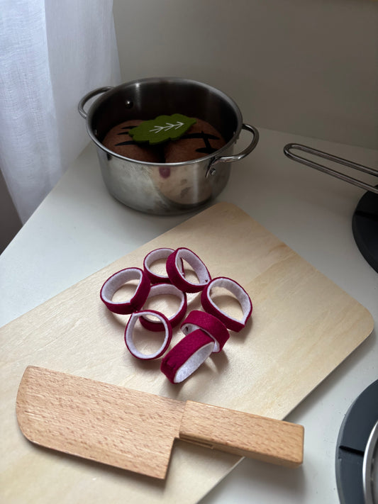 Oignons rouges émincés - dînette pour enfant