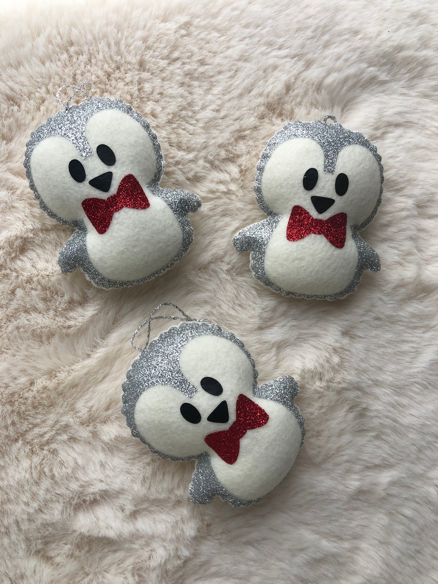 Boule de Noël Pingouin – Fait main en feutrine