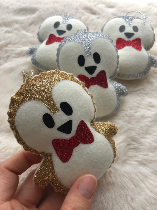 Boule de Noël Pingouin – Fait main en feutrine