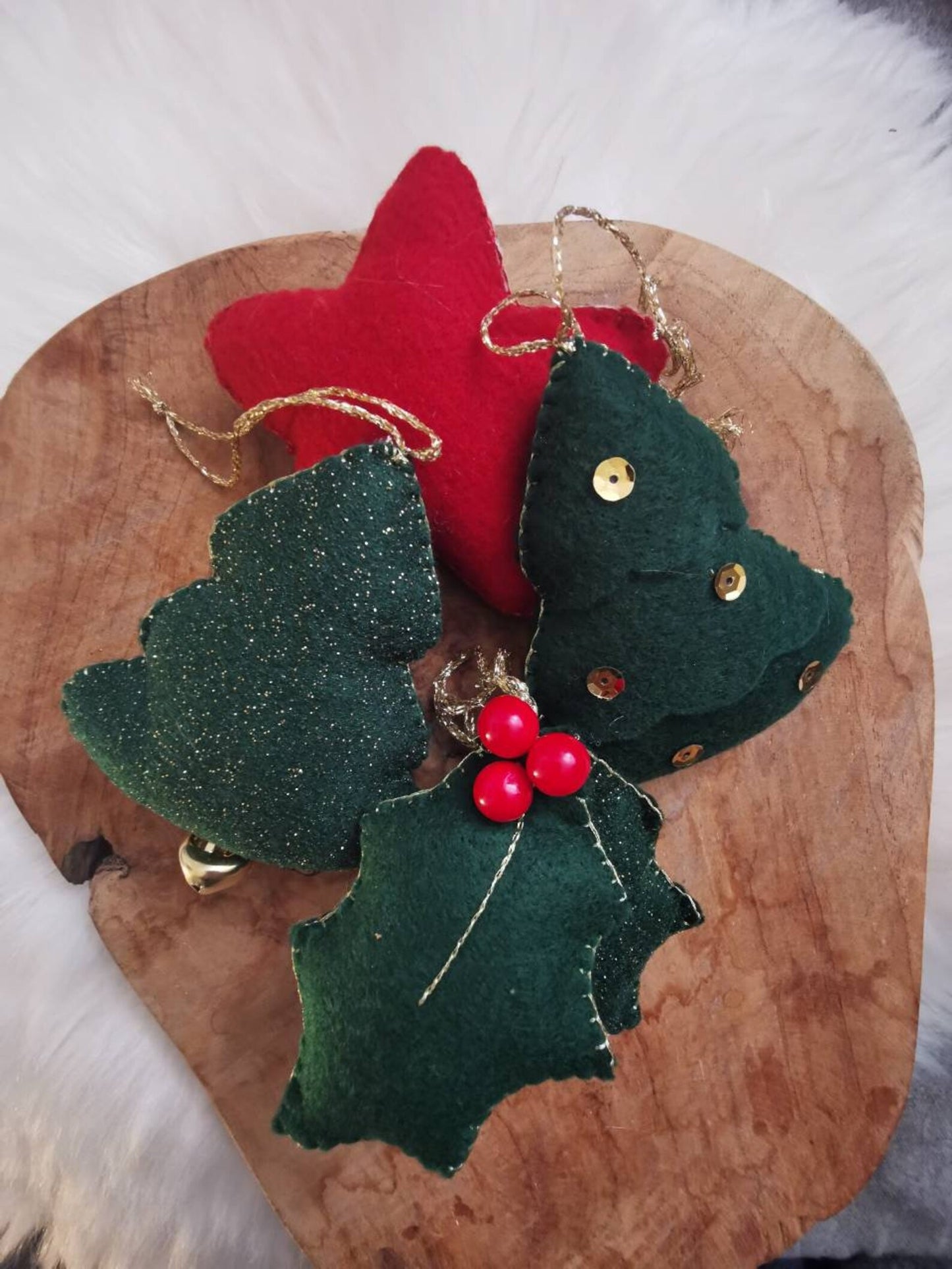 Boule de Noël en feutrine - modèle houx - décoration de Noël