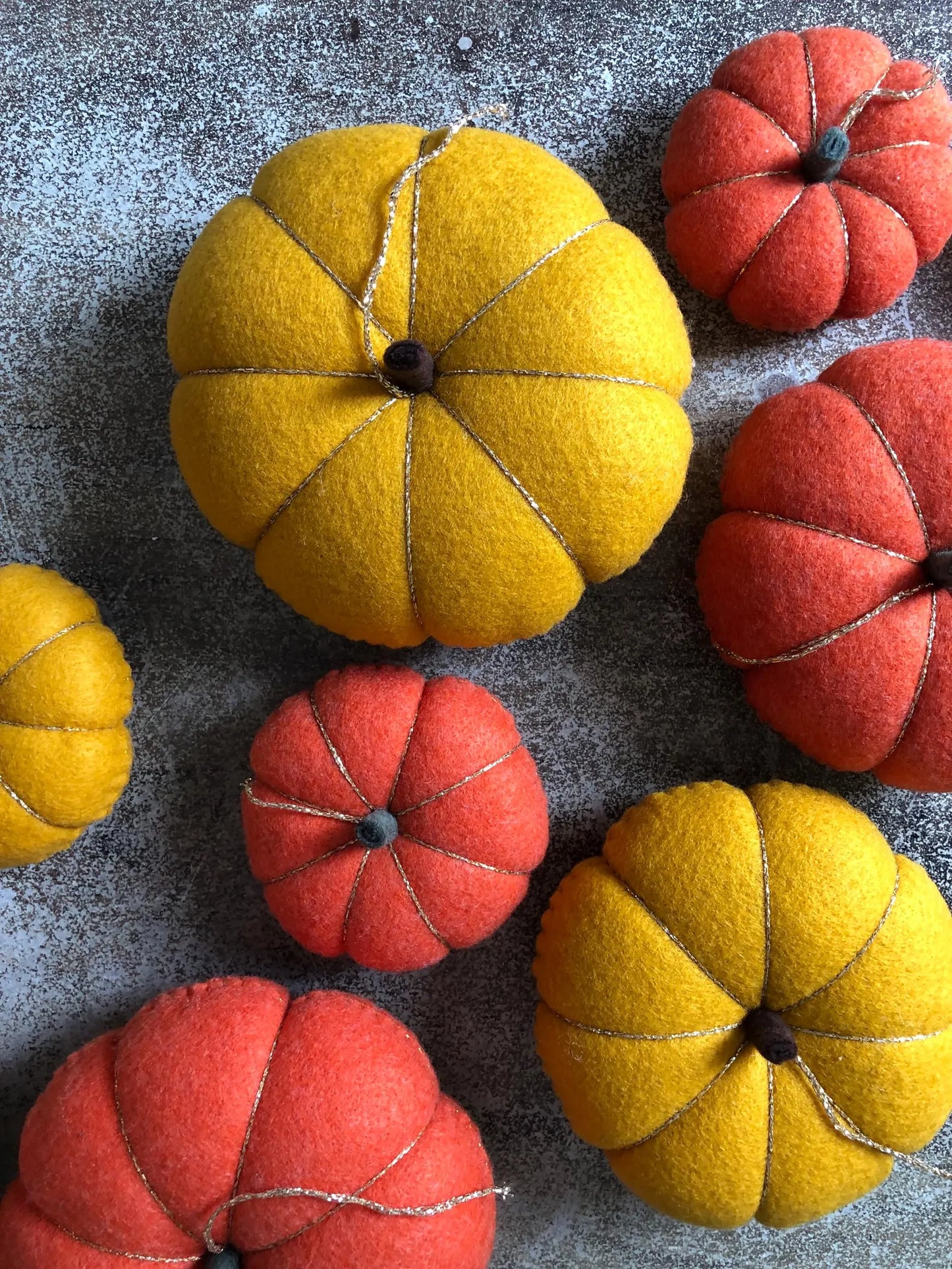 Citrouille en feutrine - décoration automne / Halloween - légume en feutrine