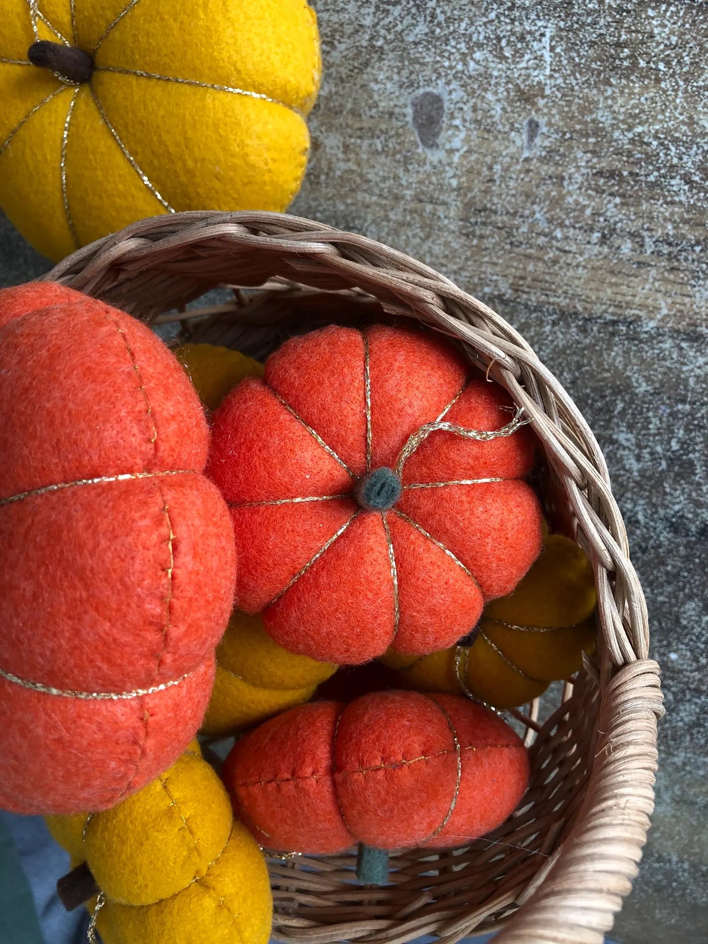 Citrouille en feutrine - décoration automne / Halloween - légume en feutrine