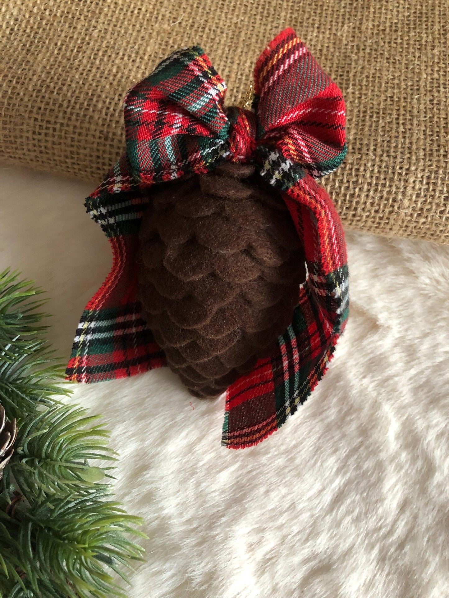 Pomme de pin - Boule de Noël - Décoration sapin - Noël en feutrine
